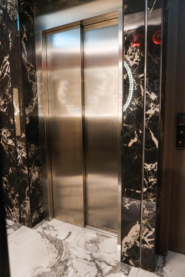 Recharge Studio Apartment & Suites Singapura Luaran gambar