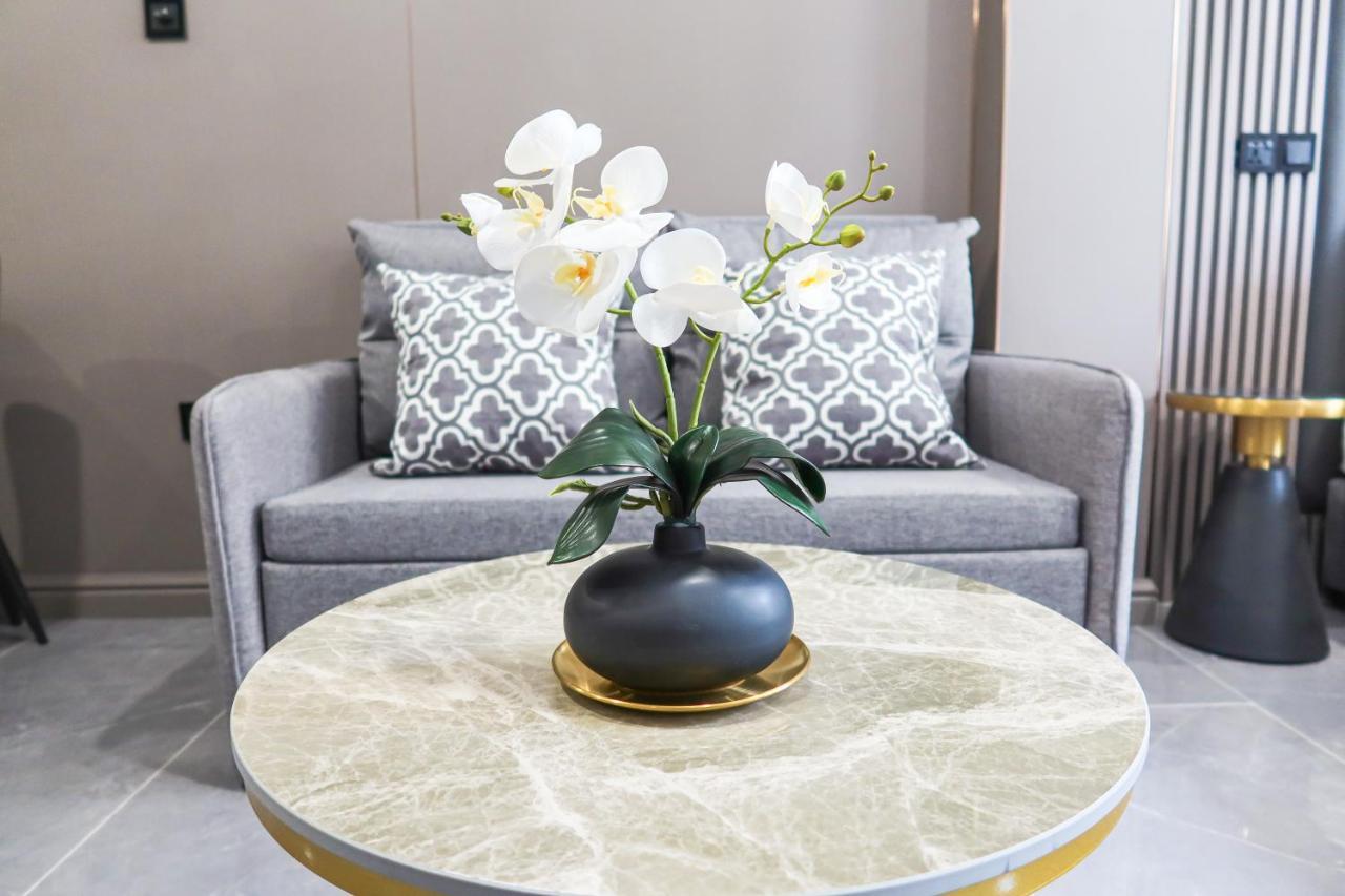 Recharge Studio Apartment & Suites Singapura Luaran gambar